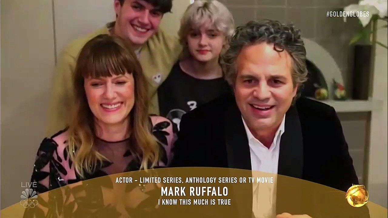 Mark Ruffalo e famiglia ai Golden Globe 2021