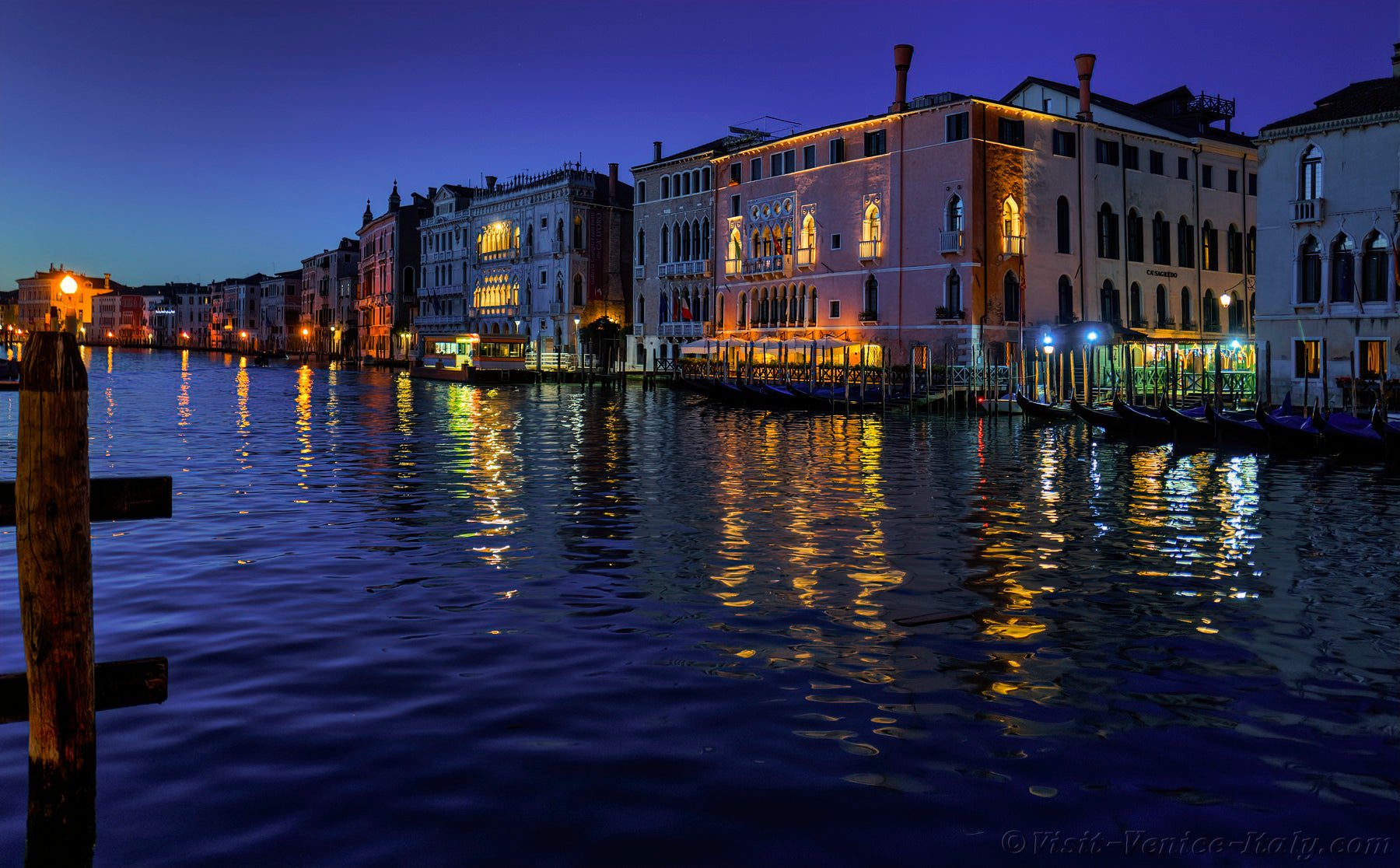 Venezia, la laguna di notte